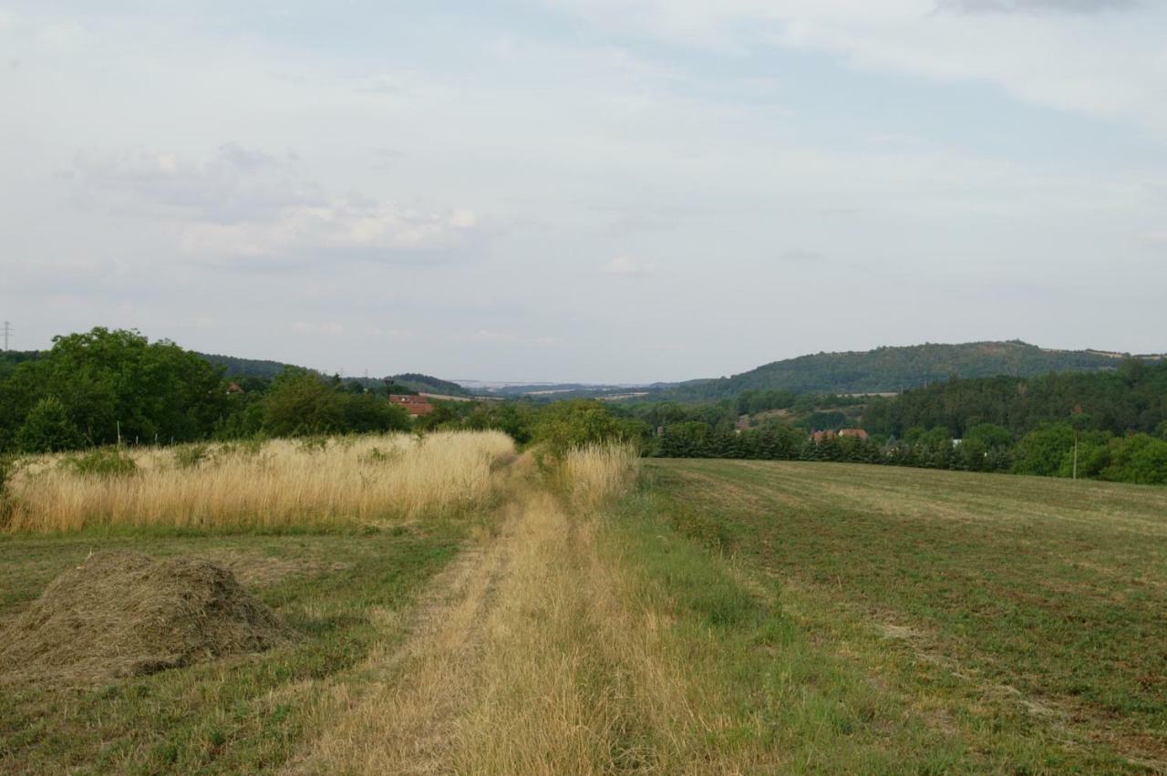 Podkrovi S Koupelnou Svinarov Экстерьер фото